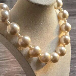 Vintage Large Faux Pearl White Large Bead Strand 19” Women’s Choker Necklace